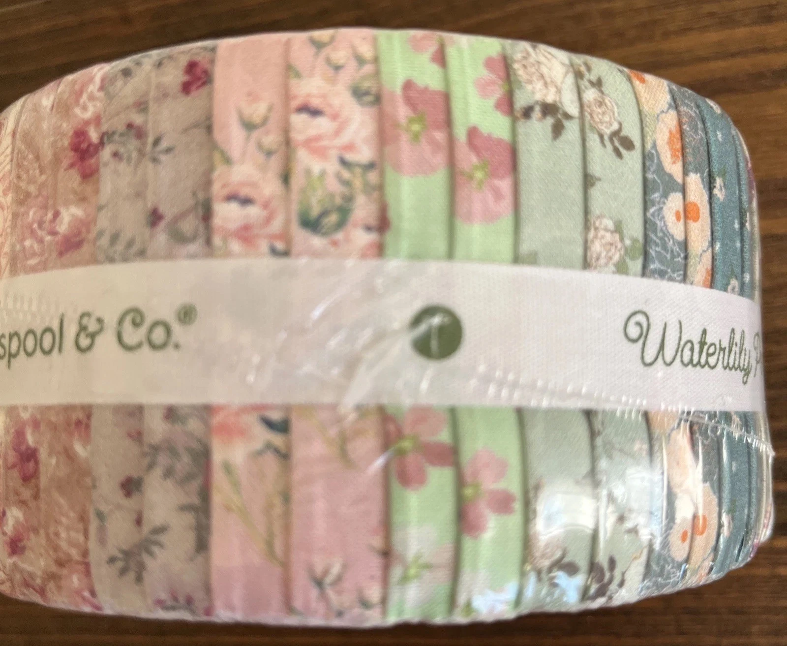 Tinyspool & Co Jelly Roll Quilting Fabric Waterlily Pond Floral 40 Precut Strips - product detail image 6
