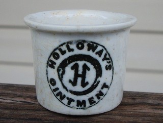 Nice Early HOLLOWAY'S POTTERY STONEWARE MEDICAL OINTMENT POT CIVIL WAR ERA
