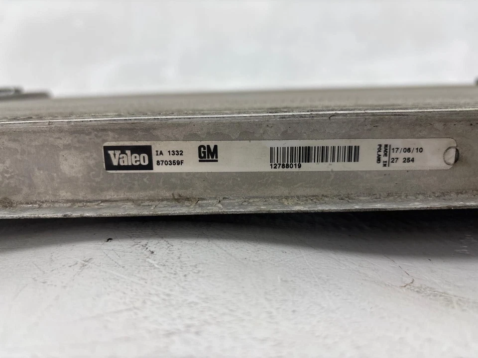 Intercooler 2003-2011 Saab 9-3 fabricante de equipamento original 12788019 - Imagem 4 de 4