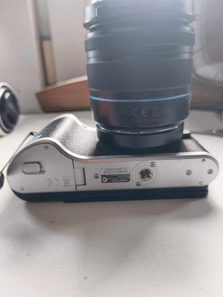 Samsung NX300 20.3MP Digitalkamera (mit 18-55mm Objektiv) - Bild 4 von 4