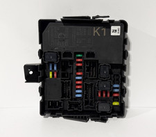 2011-2012 Infiniti QX56 IPDM BCM Fuse Box 284B7 1LA0B