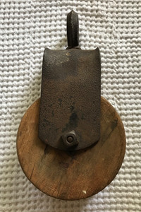 Antique CAST IRON & WOOD Barn BLOCK Pulley Primitive Farmhouse RUSTIC 10.25”