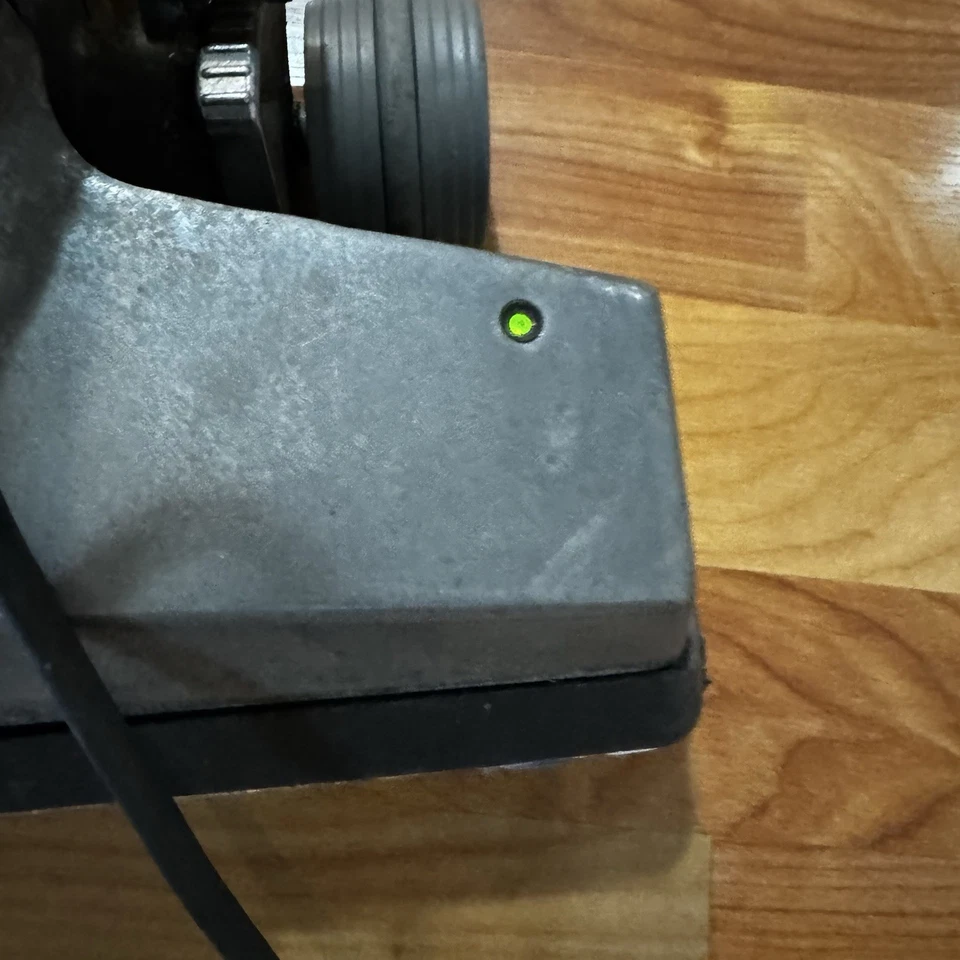 Kirby G4 Upright Vacuum Cleaner w Tech Drive Model G4 C 80th Anniv Working Great - Image 4 of 4