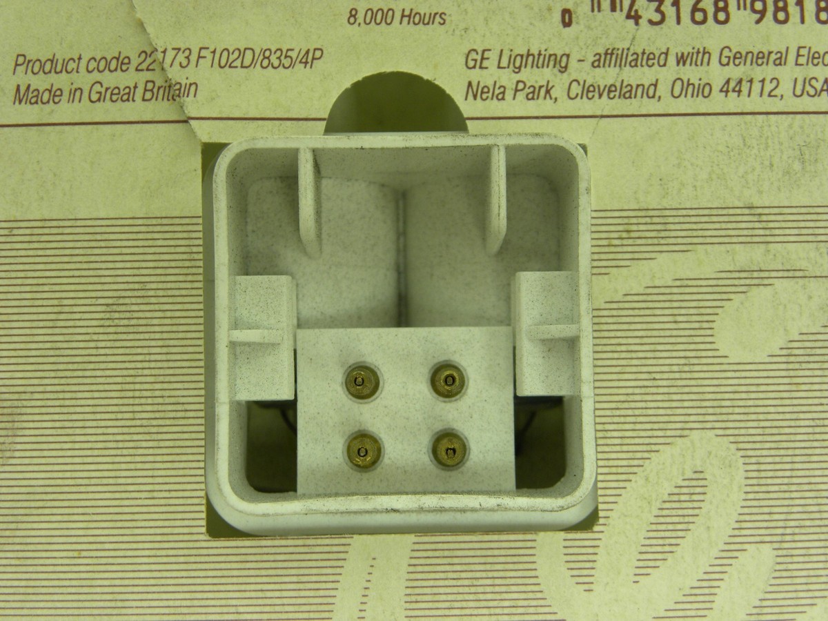 GE 2D 3.5 Inch Compact Fluorescent Lamp 22173/F102D/835, 4 GE 2D 3.5 Inch Compact Fluorescent Lamp 22173/F102D/835, 4