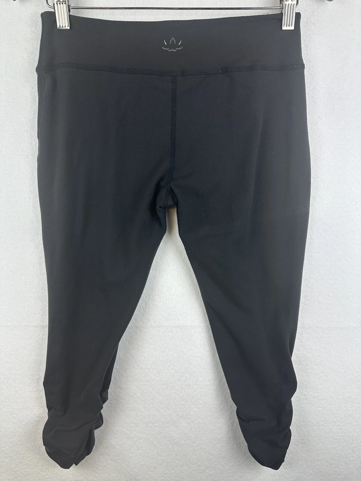 beyond-yoga capri cropped athletic leggings