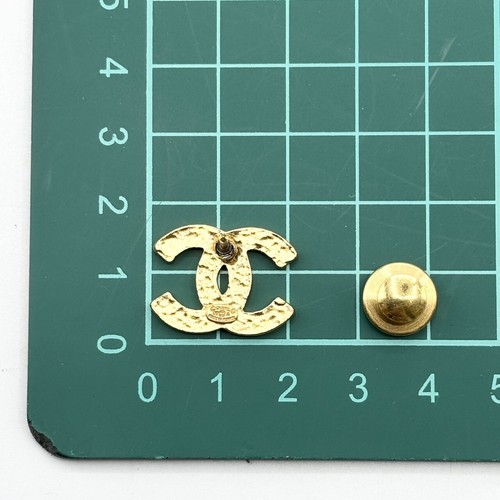 Authentique broche CHANEL