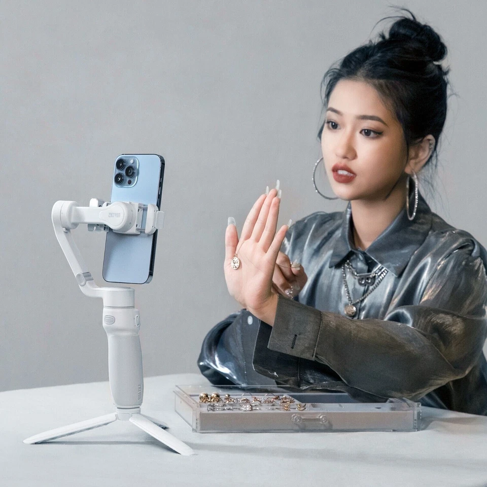 ZHIYUN Smooth Q4 Gimbal Stabilizer, 3-Axis Smartphone Phone Gimbal, Standard - Image 4 of 4