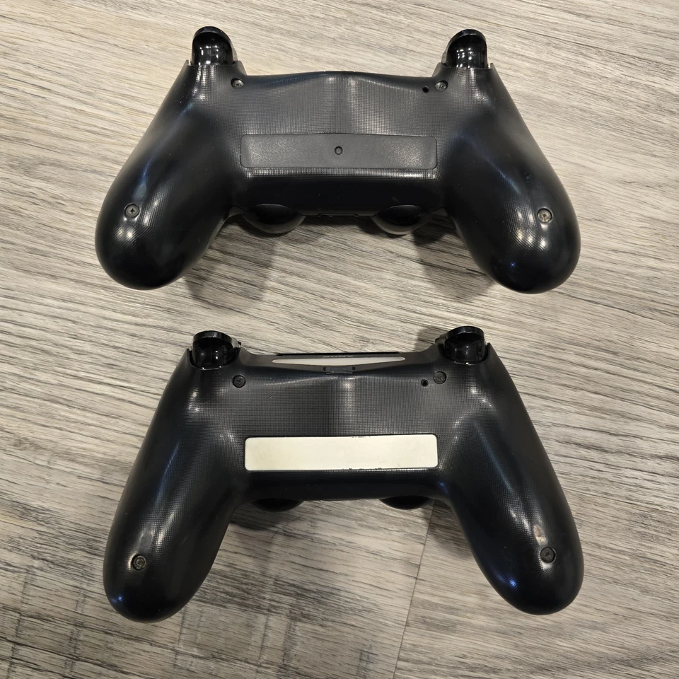 Mandos Playstation 4 Dualshock (2) Negro Funciona con defectos Leer Descripción Foto 2 de 4