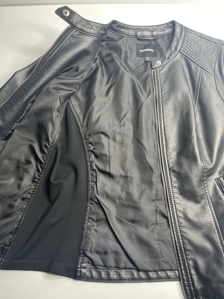 Chaqueta de cuero Express para mujer talla grande con cremallera negra Foto 2 de 4