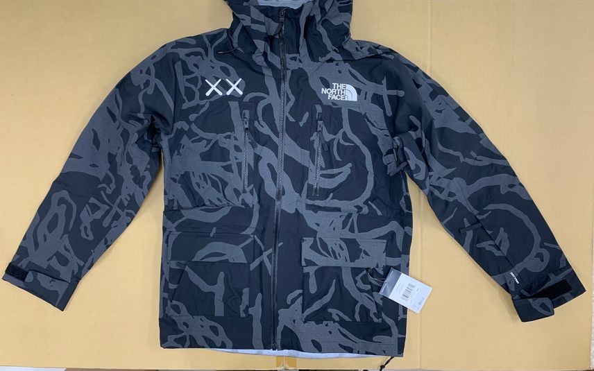 【未使用】The North Face×KAWS Mountain Jacket KAWS X The North Face Retro 1986 Mountain Jacket Black Size