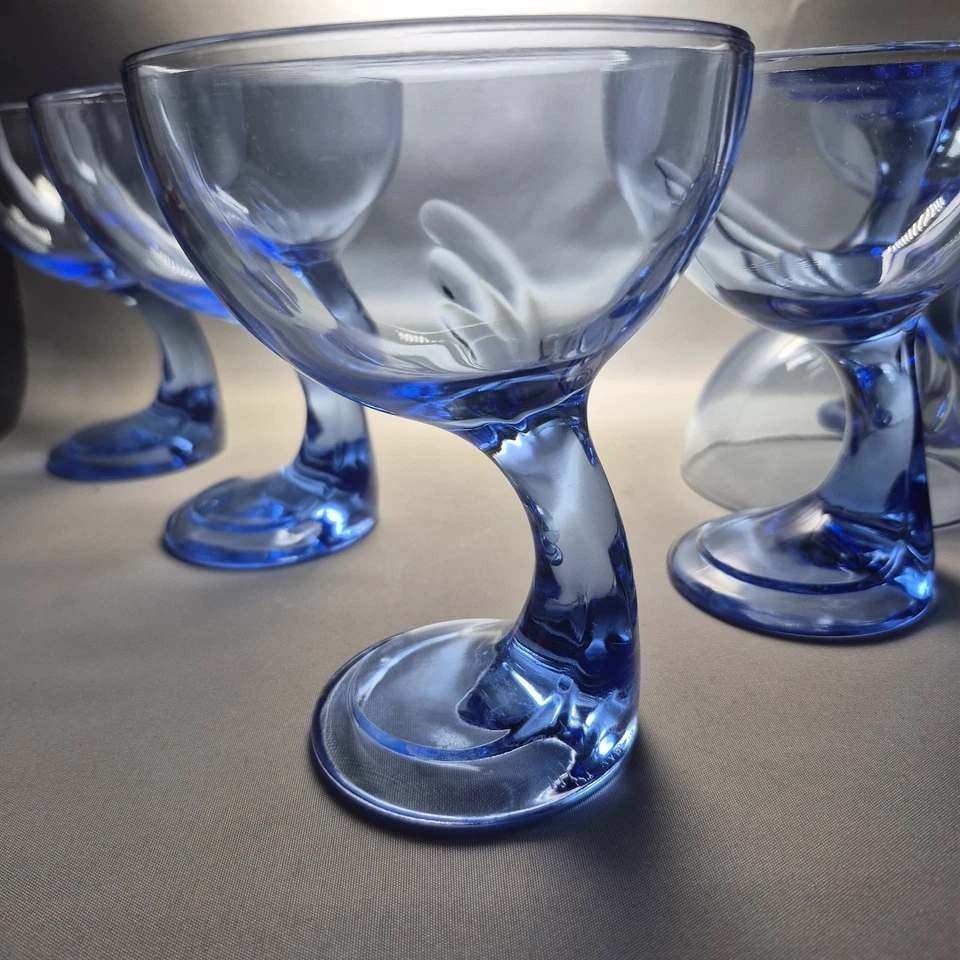 6x Bormioli Rocca Jerba Cobalt Blue Curved Stem Wine/Ice Cream/Dessert Glasses - Image 2 of 4