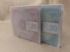 Pair of Sony Lumina MiniDiscs. 1 pink and 1 blue, with cases, fast USA shipping