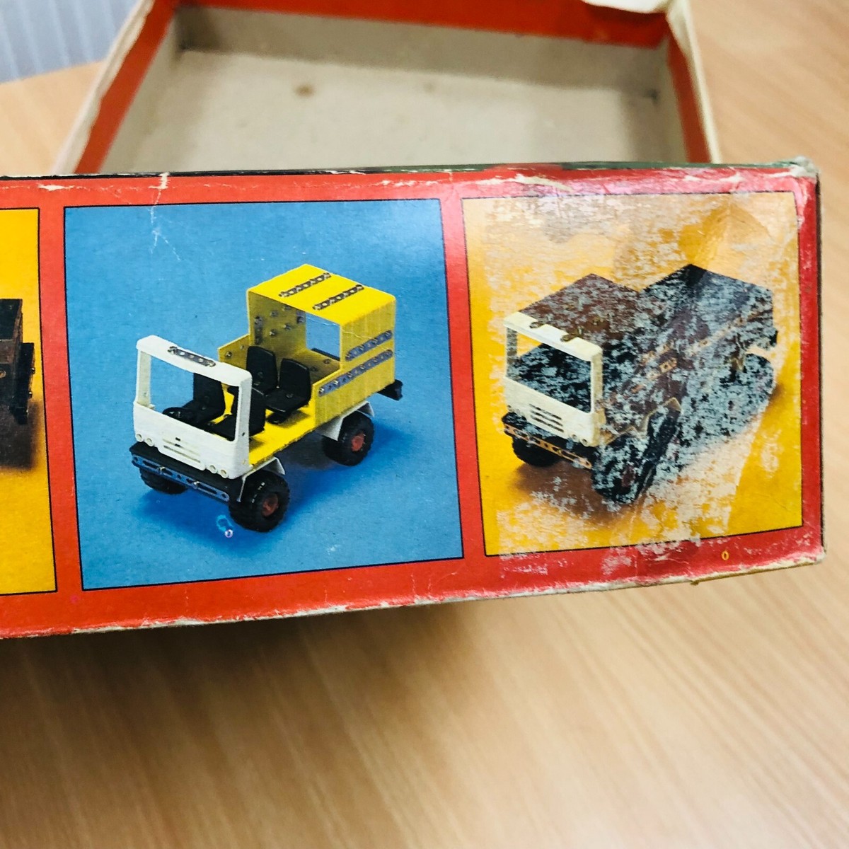 VINTAGE ANNÉES 1970 Structo Toys Ford Square Fender Cab CONSTRUCTION