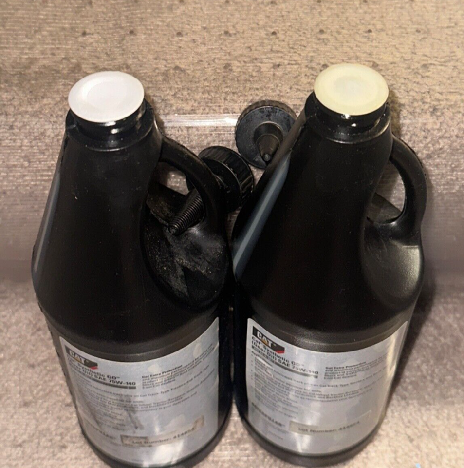 Lot of TWOCAT Synthetic GO (GEAR OIL) SAE 75W140 (3509510), 1QT ea