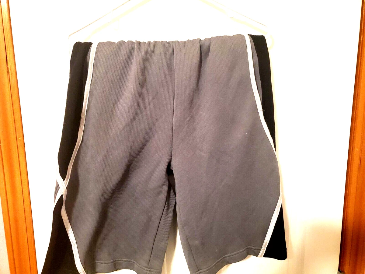 CSG Champs Sports Gear RN 69778 Mens Gray Black Medium Shorts With 2 Pockets