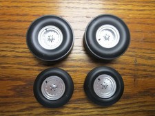 Pneumatici e cerchi Acme 1/18 off 70 Dodge Challenger Drag slicks & Skinnies