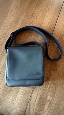 Lacoste   Men's Classic Flap Close Shoulder Bag   Noir 000 (Unisex)