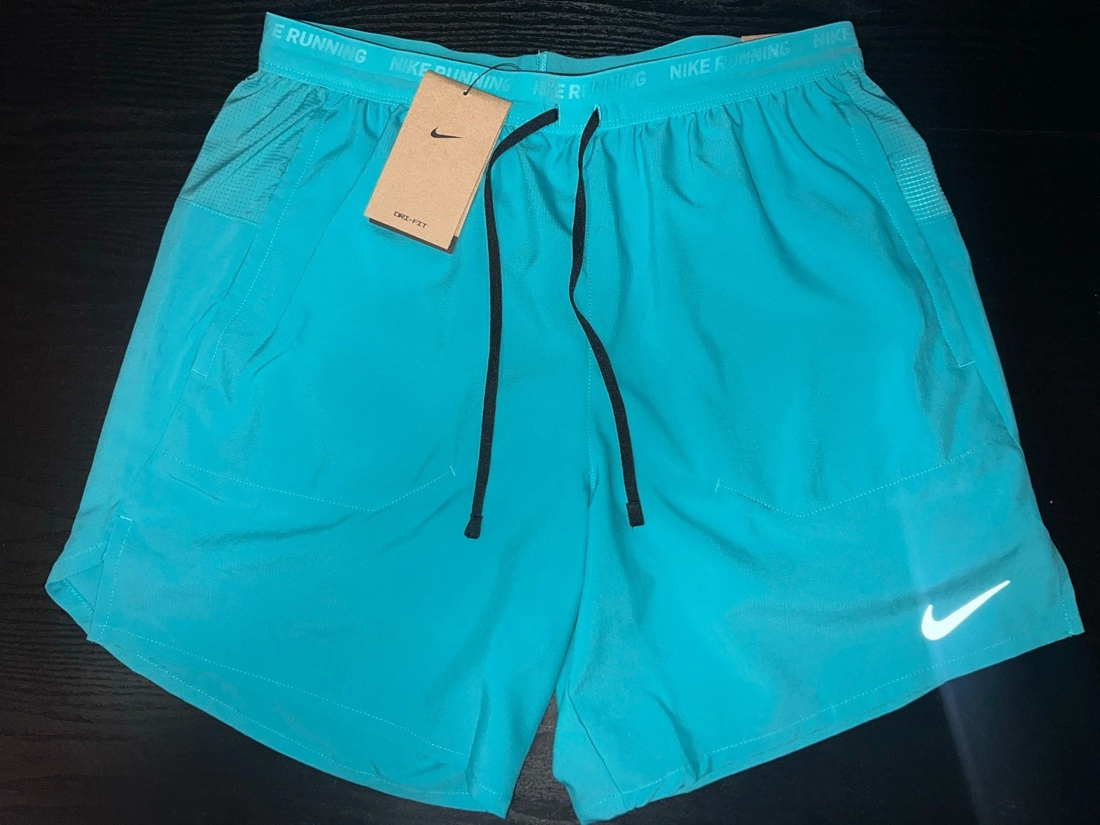 Size: Medium🔥Nike Stride Dri-FIT 7" 2 in 1 Running Shorts Blue DM4759-345 Mens
Opens in a new windo
