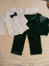 Boys 3T tuxedo set, green velvet brand new without tags