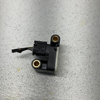 MOMOボス　  BMW　E90（2006/9～2011/12）　2013 Amazon | MOMOボス BMW E90 エアバック付車 2013