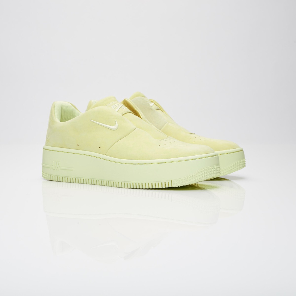 Nike WOMEN'S AF1 Sage XX Luminous Green SIZE 12, FITS MEN'S Nike WOMEN'S AF1 Sage XX Luminous Green SIZE 12, FITS MEN'S