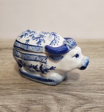 Vintage Chinese Ox Blue & White Porcelain Lidded Trinket/ Figurine Box