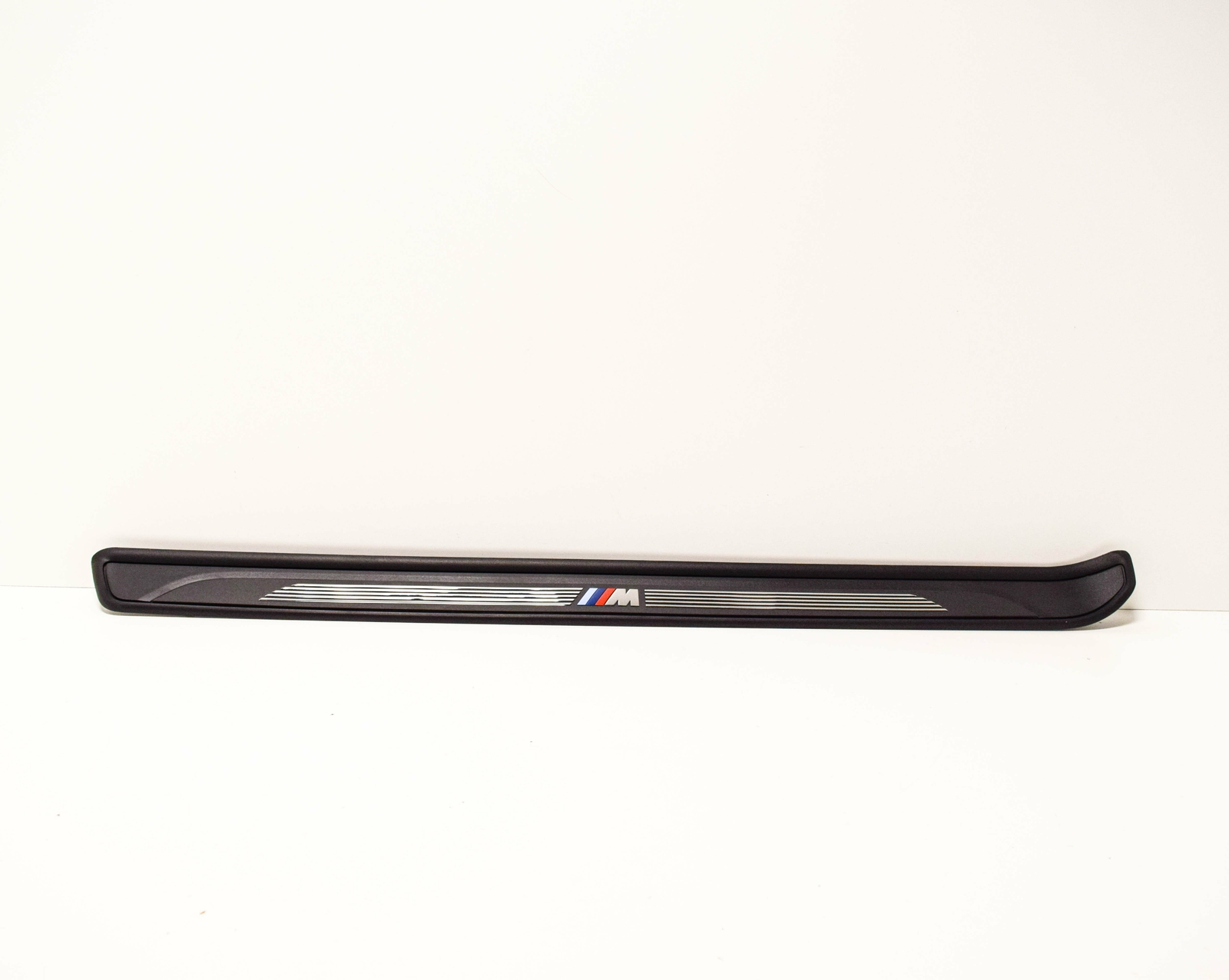 NEU BMW 1 E88 M SPORT LEFT DOOR ENTRY SILL STRIP 51478045297 2011  