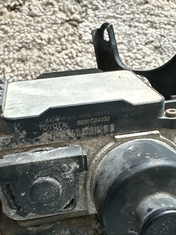 Toyota Tacoma 1999 2000 módulo de control de crucero de 6 cilindros servo 88001-04030 OEM Foto 2 de 4