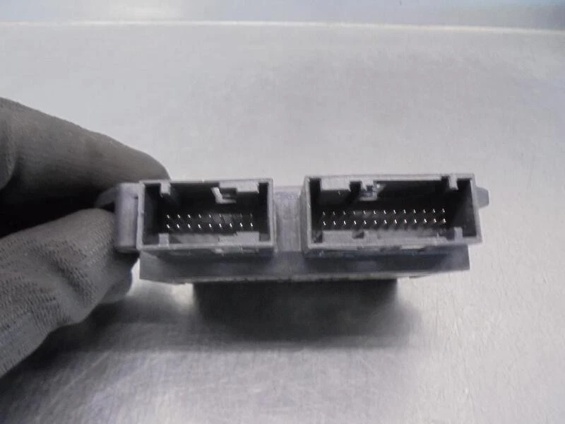 B0J867UU0A módulo electronico para MAZDA 3 SEDAN (BP) 2019 4860778 - Immagine 3 di 4