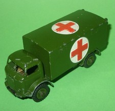 Dinky / 626 Fordson Military Ambulance