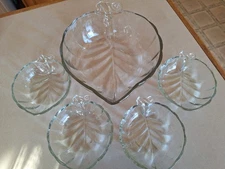 Vintage 5 Piece Set Clear Glass Leaf Pattern Serving Bowl and 4 Individual Bowls