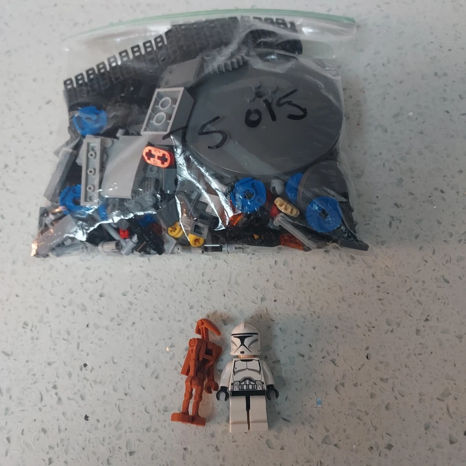 Lego Star Wars Corporate Alliance Tank Droid (75015)  No Jango Fett - Image 2 of 2