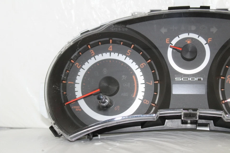 Cuadro de instrumentos velocímetro medidor de panel 2014 2015 Scion TC 17.738 millas Foto 3 de 4