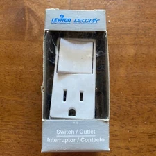 Leviton Decora Combination Switch and Receptacle, 1 P, 3 Wire, 15 A, 120 VAC NIB