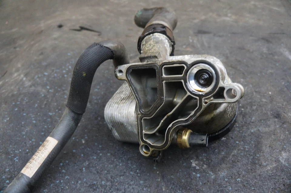 Carcasa filtro enfriador de aceite 3,0 l I6 N55 BMW 1 3 4 5 6 7 X1 X3 X4 X5 X6 Z4 2006-19 Foto 3 de 4