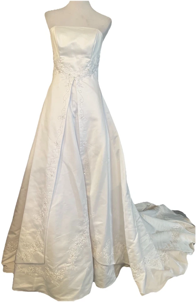 White Wedding Gown Floral Embroidery 10 Tiny Beads Layered Strapless 31” Train - Image 2 of 4