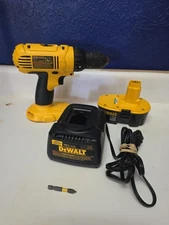 DEWALT DC759 Cordless Drill Driver 18 Volt,  WITH BATTERY AND CHARGER. Works