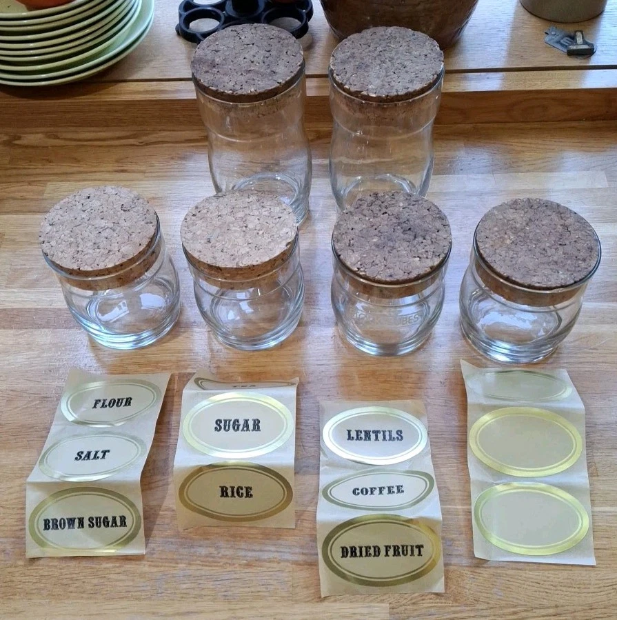 6 glass storage jars with cork lids, Ravenhead? Original cork Labels Kitchenalia
Opens in a new wind