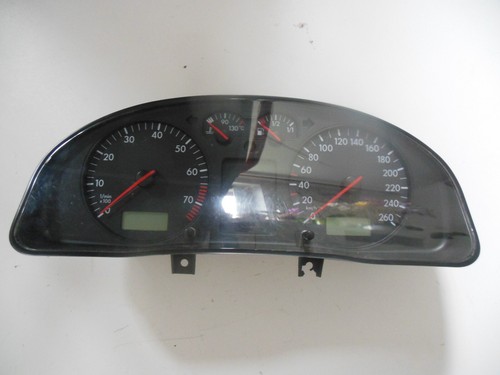 Tacho Tachometer Kombiinstrument VW Passat 3B 3B0919881FX  110208794/006 VD0