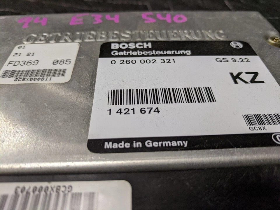 Unidad de control BMW E34 540i EGS con AGS Bosch 24601421674 Foto 2 de 4