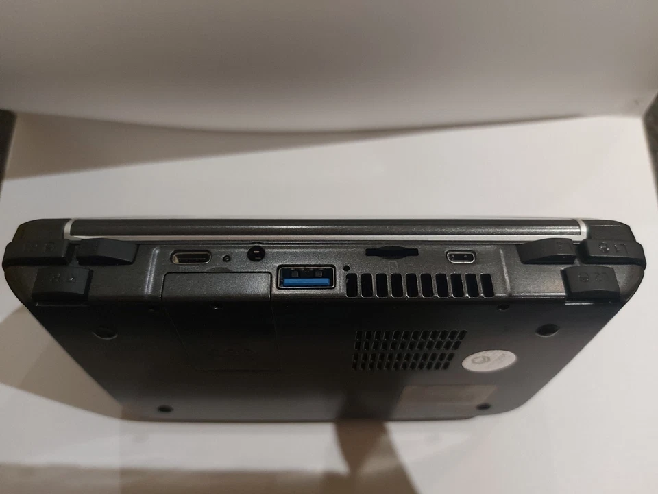 GPD WIN 2 MINI COMPUTER PORTATILE E RETROCONSOLE + CAVO HDMI + ADATTATORE HDMI - Immagine 2 di 4