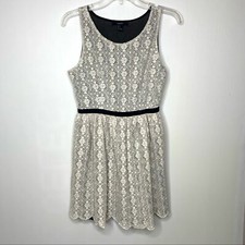 Forever 21 Lace Dress Size Small