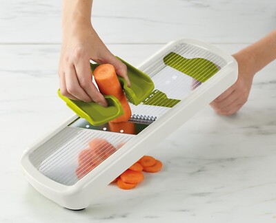 Joseph Joseph Multi-Grip Küchenmandoline, verstellbare Obst- und Gemüsescheibe