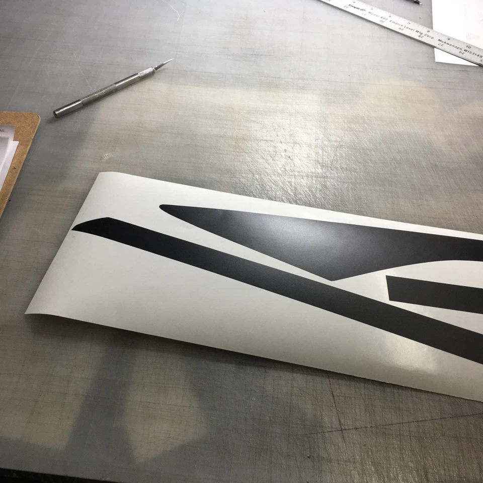 Superposición de vinilo de eliminación de cromo para un Audi Q5 2018-2023 Foto 4 de 4