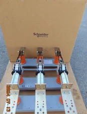 EATON WL-35250 SCHNEIDER 44080-184-01 MEDIUM VOLTAGE AC POWER CIRCUIT BREAKER