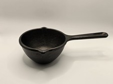 Vintage Lodge Cast Iron MPR Double Spout 2 Cup Sauce Pan Ladle Melting Pot