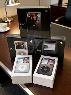 Apple iPod Classic 5th, 6th, or 7th generation (30GB, 80GB, 120GB, 160GB) sealed