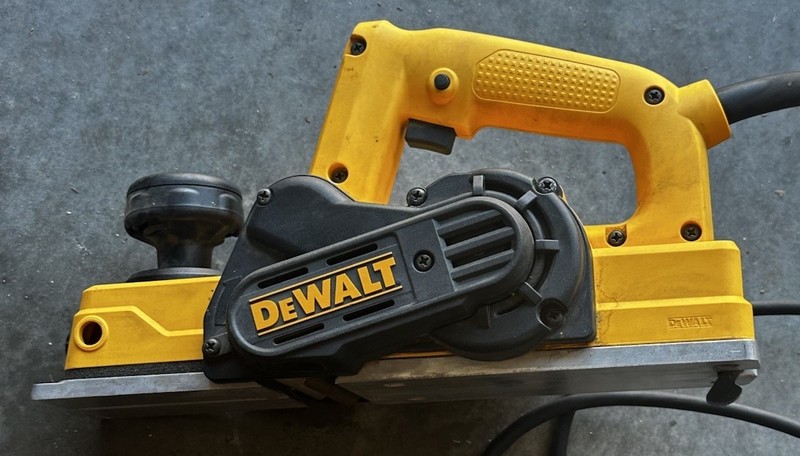 DEWALT Used D26676 3-1/4in Portable Hand Planer With Cord (No Reserve)
