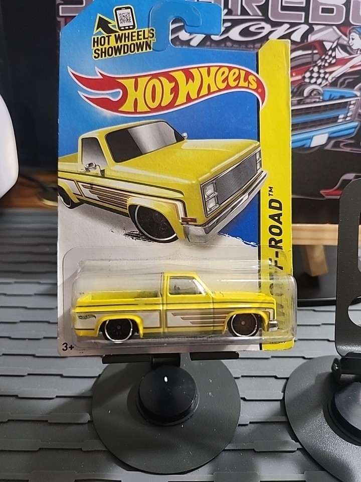 hot wheels 83 chevy silverado 2014 Yellow  See All Pics Blister Has A Dent 