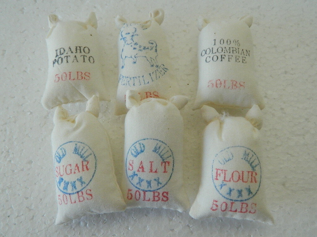 (KP1.28) 1/12TH SCALE DOLLS HOUSE SET OF SIX FOOD SACKS (EMPTY)